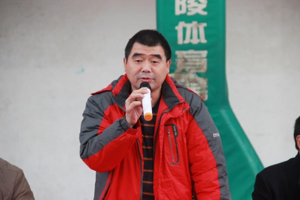 图六 公司公司党委书记肖松老师宣布招聘会正式开始(杨胜军摄)
